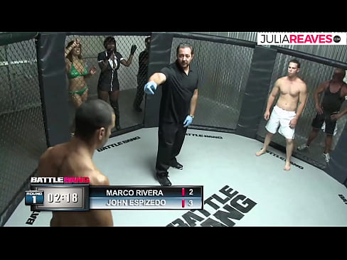 ❤️ Ultimate Fighter-ek zenbakizko neska bat izorratzen du ringean borroka baten ondoren ❤️ Sexu bideoa %eu.pornado-co.ruan ❌