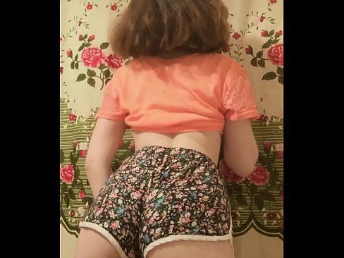❤️ Neska gazte sexy galtzak kentzen kameraren aurrean ❤️ Sexu bideoa %eu.pornado-co.ruan ❌