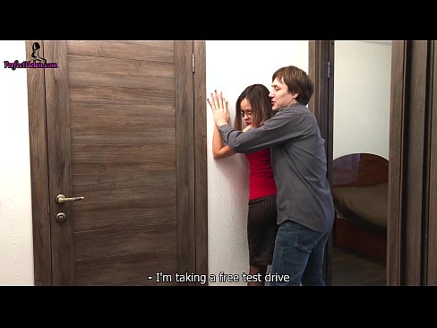 ❤️ Inmobiliario sexyak sentsualki kolpatzen du bere pussy eta izorratzen du bere apartamentua saltzen duen bitartean - Krempai ❤️ Sexu bideoa %eu.pornado-co.ruan ❌