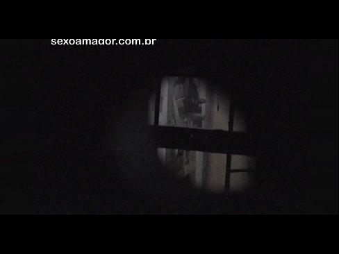 ❤️ Blondie ezkutuan grabatzen du auzoko voyeur batek adreilu hutsen atzean ezkutatuta ❤️ Sexu bideoa %eu.pornado-co.ruan ❌